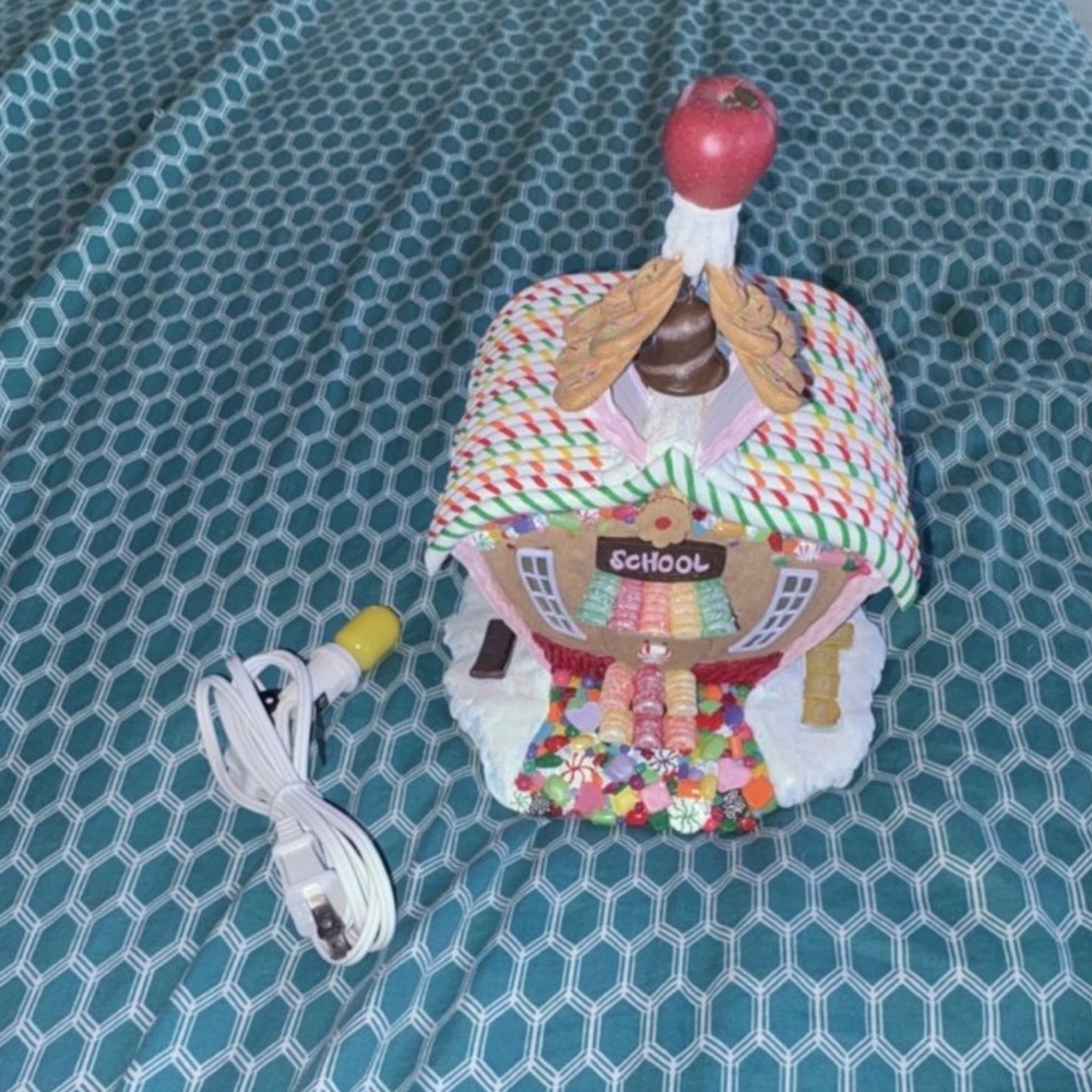 Schoolhouse Green and Gold Decorative Piece